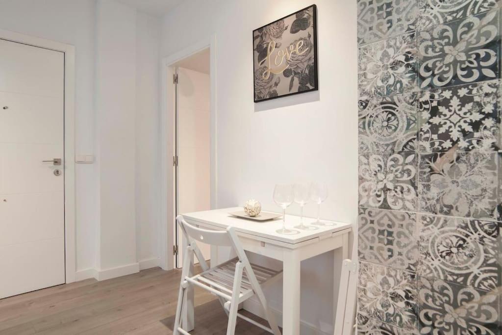 Moderno Apartamento En Plaza Merced Málaga Exteriör bild